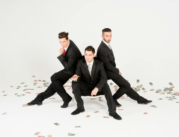 What should you know about leasehold vs. freehold properties in the UK?